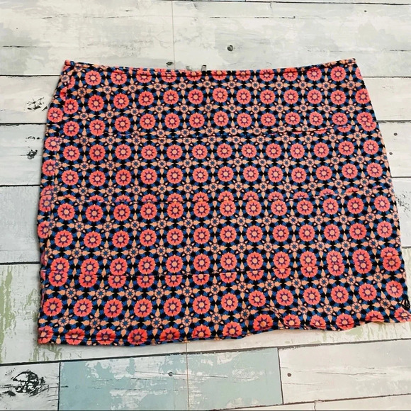 VOLCOM Patterned Mini Skirt - Picture 3 of 7